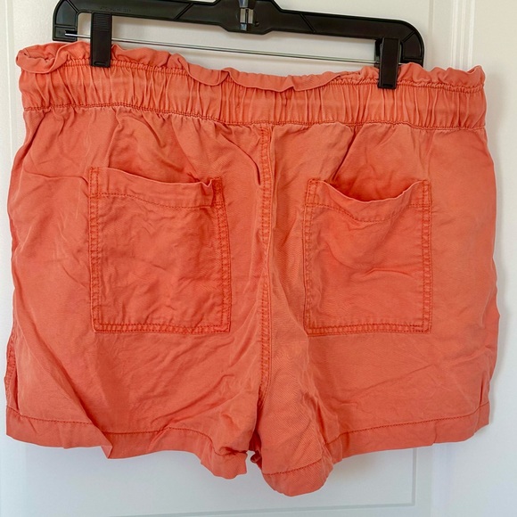 LOFT Drawstring Shorts - Picture 3 of 6